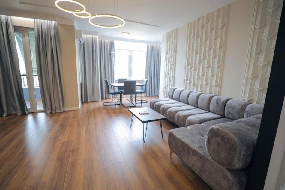 Tirane, shitet apartament 2+1 , 106 m² 320.000 € 