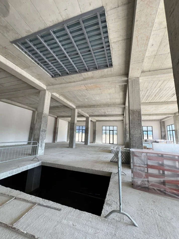 Tirane, jepet me qera magazine Kati 0, 1.000 m² 5.000 € (QTU)