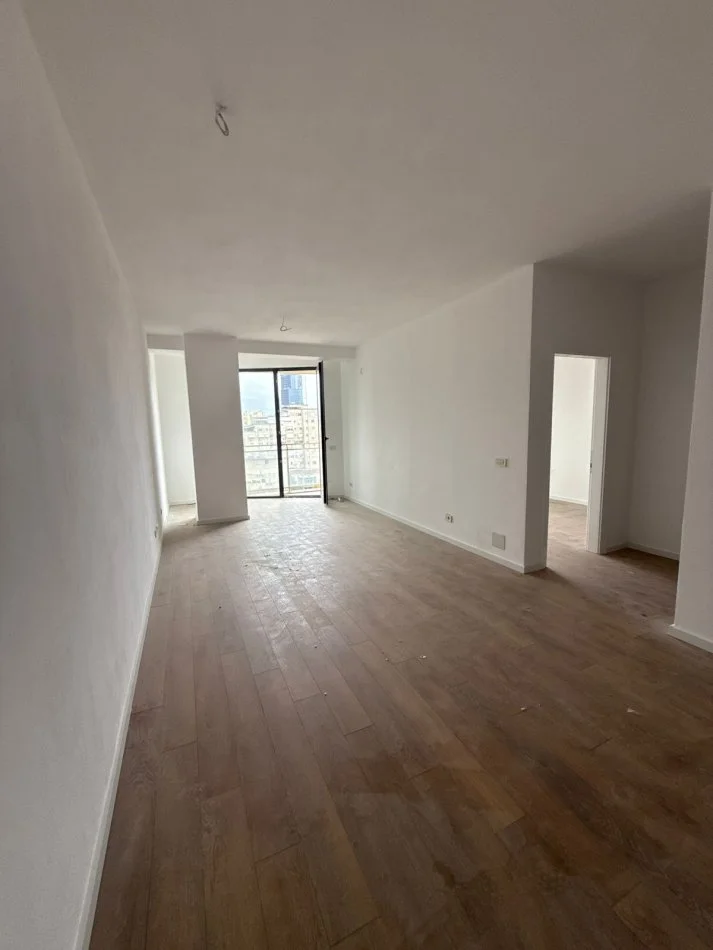 Tirane, jepet me qera apartament 1+1+Ballkon Kati 6, 75 m² 600 € (Mine Peza)