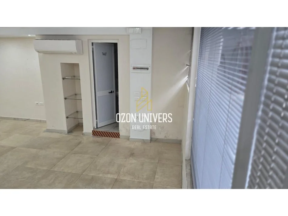 Tirane, jepet me qera ambjent biznesi Kati 0, 60 m² 450 € (Bulevardi Bajram Curri)