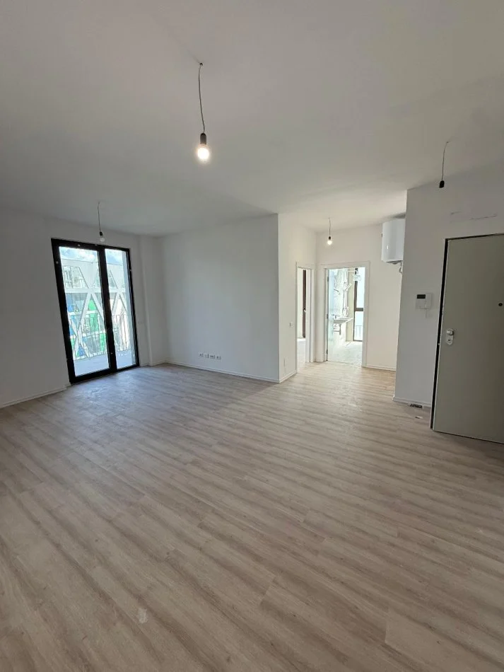 Tirane, jepet me qera zyre Kati 3, 61 m² 1.000 € (Parku Olimpik)