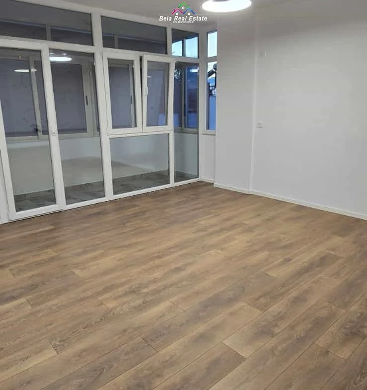 Tirane, shitet apartament 2+1+Ballkon Kati 7, 93 m² 218.000 € (prane KMY)