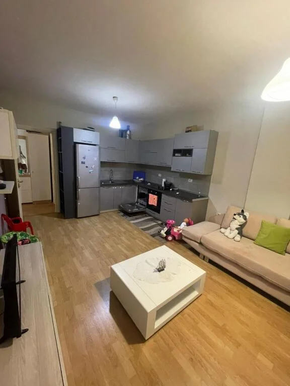 Tirane, shitet apartament 2+1+Ballkon Kati 5, 86 m² 130.000 € (Rruga Ramazan Gaxherri)