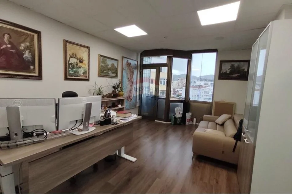 Tirane, jepet me qera apartament 3+1+Ballkon , 1.500 € (Sulejman Delvina)