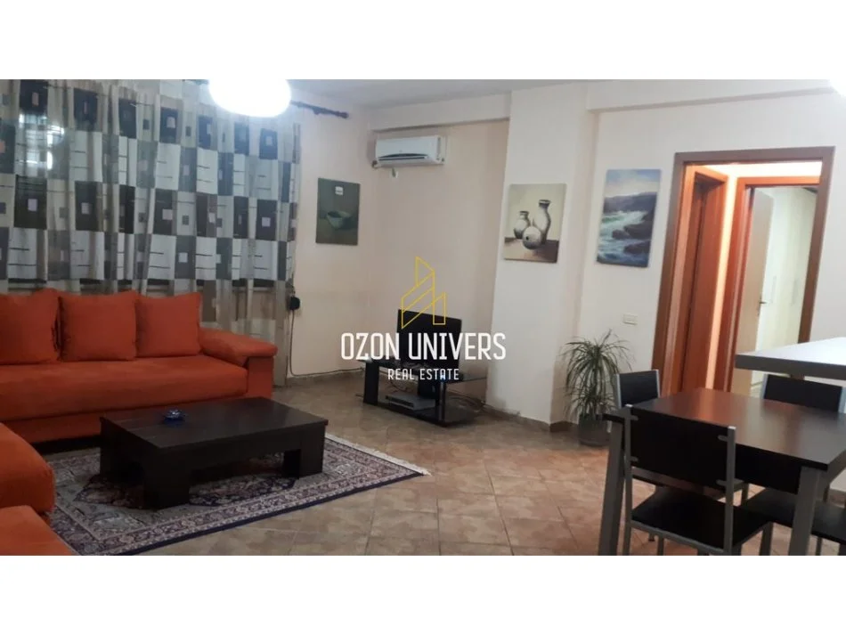 Tirane, jepet me qera apartament 1+1+Ballkon Kati 9, 65 m² 600 € (Sheshi Willson)