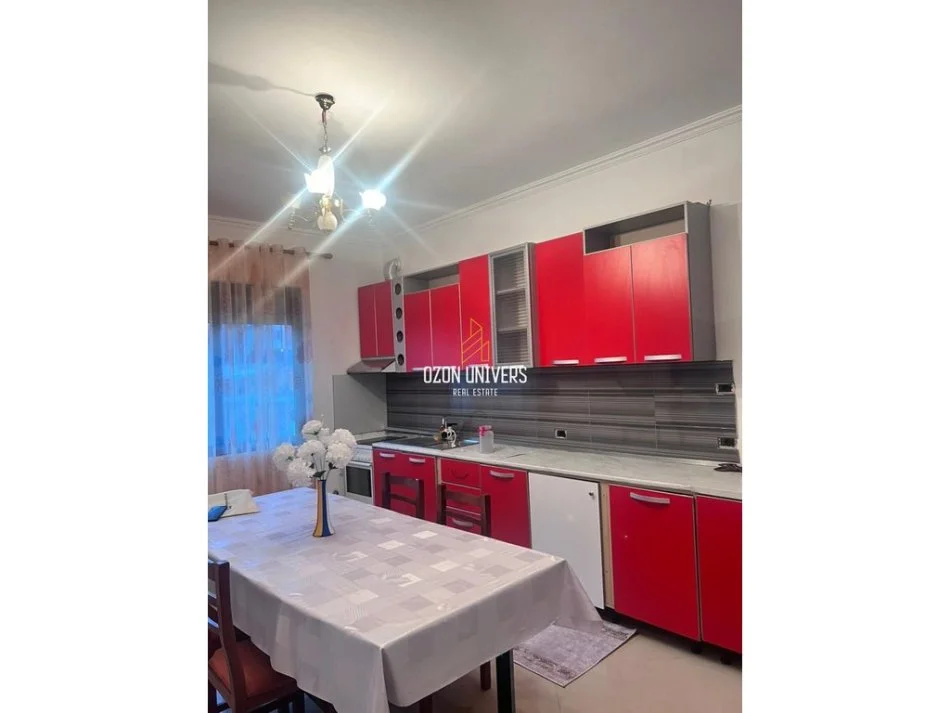 Tirane, jepet me qera apartament 2+1+Ballkon Kati 2, 110 m² 520 € (Selitë)