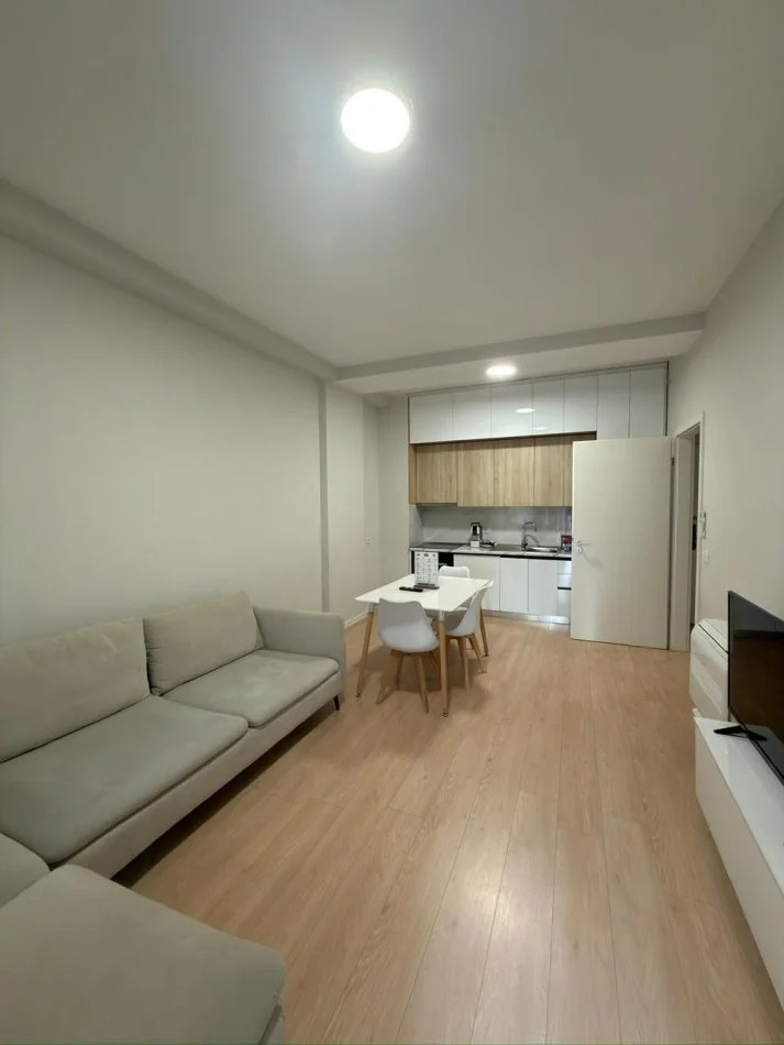 Tirane, shitet apartament 2+1+Ballkon Kati 3, 94 m² 235.000 € (Kompleksi Kontakt)