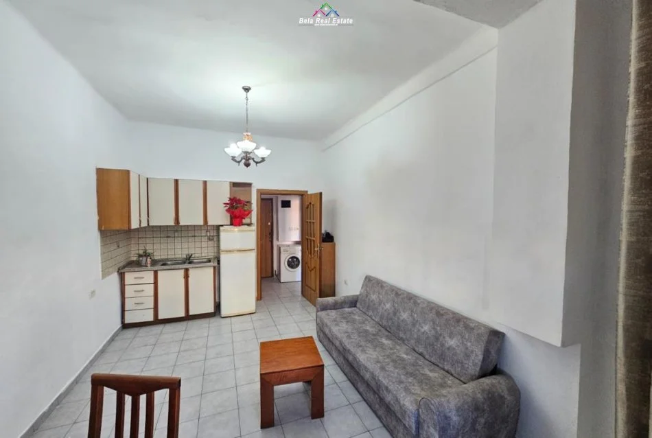 Tirane, jepet me qera apartament 1+1 Kati 3, 65 m² 620 € (Bulevardi Bajram Curri)