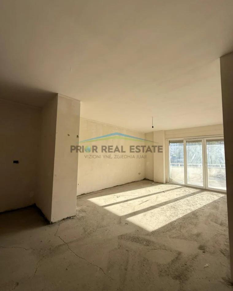 Tirane, shitet apartament 2+1+2  Kati 2, 130 m² 1350€/M2  (Astir)