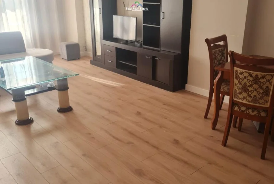 Tirane, jepet me qera apartament 2+1 Kati 5, 130 m² 625 € (Rruga Muhamet Gjollesha)