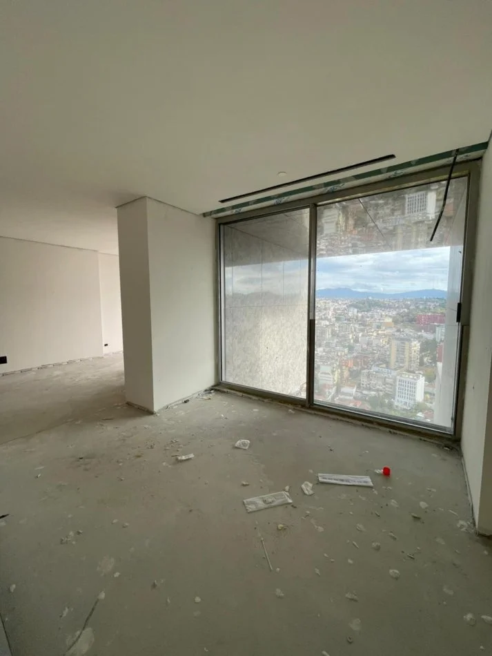 Tirane, shitet apartament 1+1 , 138 m² 