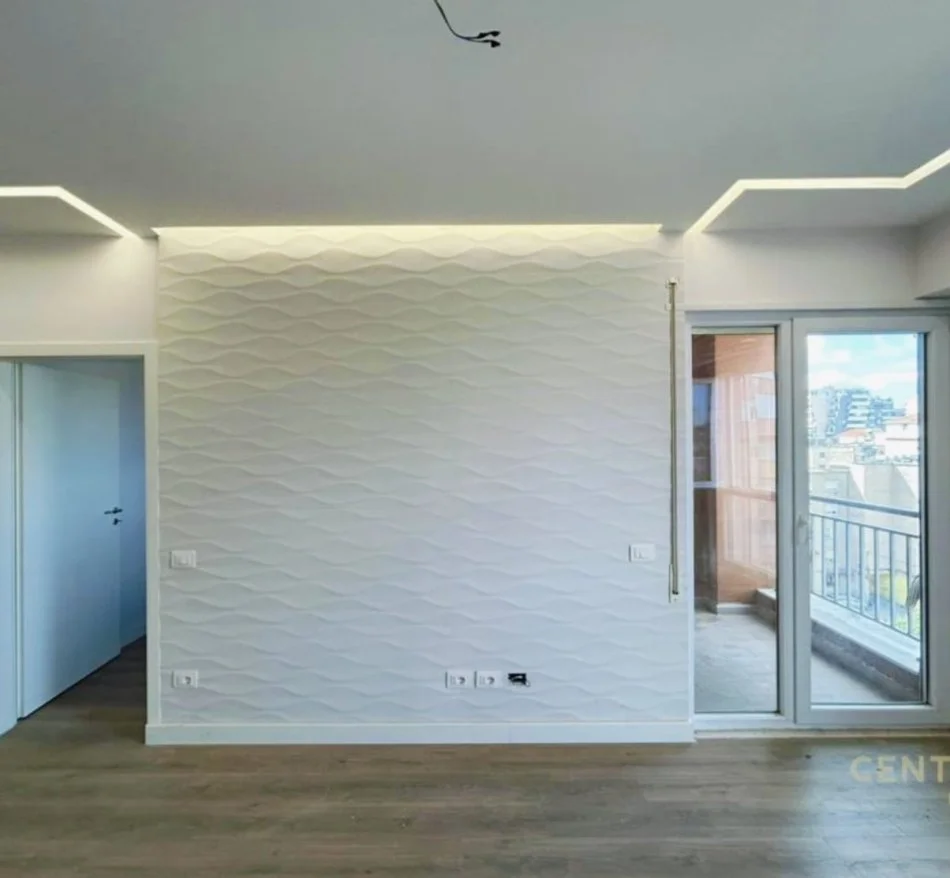 Tirane, shes apartament 2+1+Ballkon , 240.000 m² 240.000 € (Pazar i Ri)