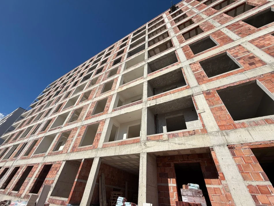 Tirane, shitet apartament 1+1+Ballkon Kati 8, 67 m² 53.700 € (Rrethi Ullirit, Kamez)