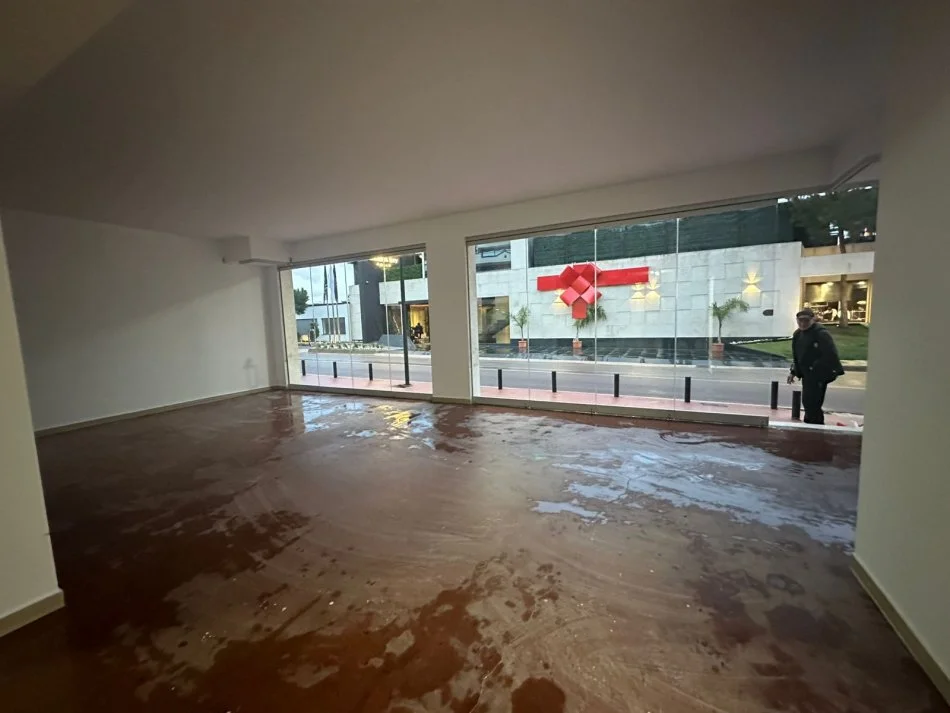 Tirane, jepet me qera ambjent biznesi Kati 0, 50 m² 1.600 € (Marina Bay, Vlorë)