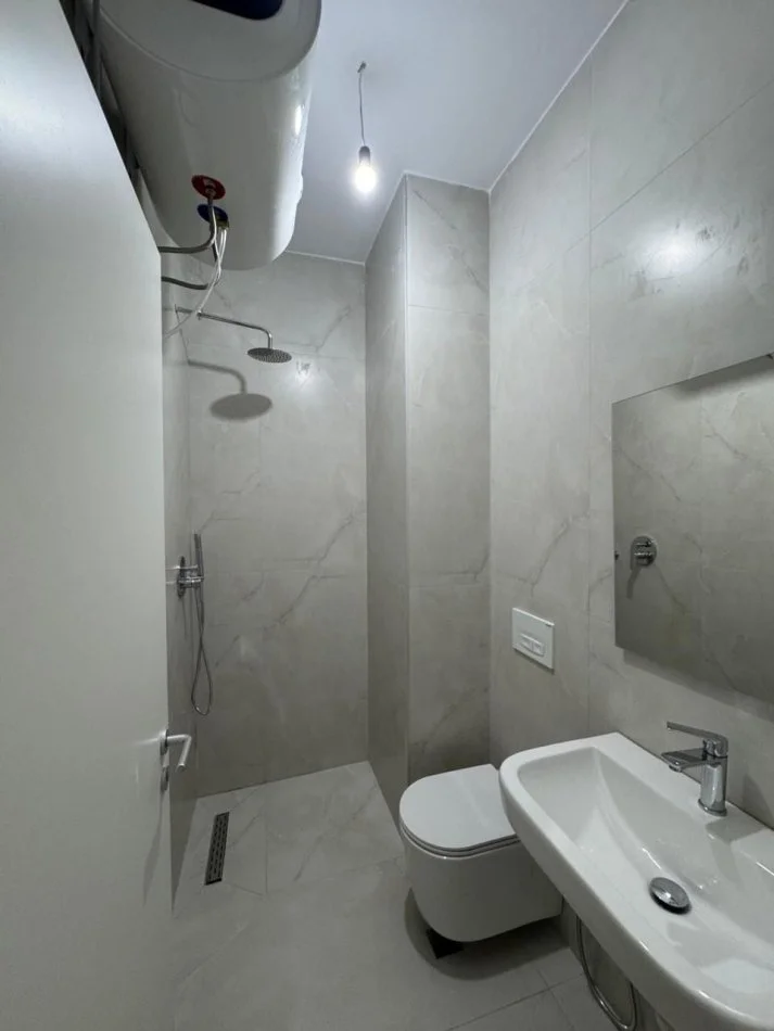 Tirane, jepet me qera apartament 1+1 Kati 1, 50 m² 450 € (Rruga Pasho Hysa)