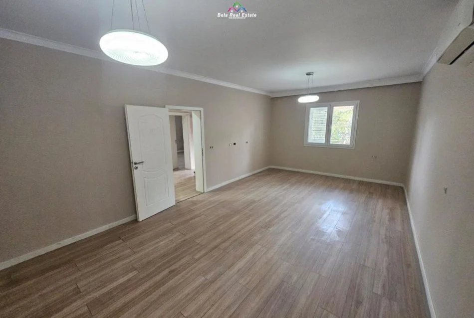 Tirane, jepet me qera Vile 3 Katshe , 400 m² 2.500 € (Rruga Isuf Elezi)