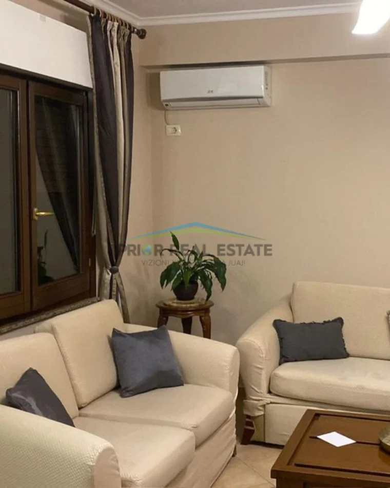 Tirane, shitet apartament 1+1 Kati 5, 78 m²  2400€/m2  (Komuna e Parisit)