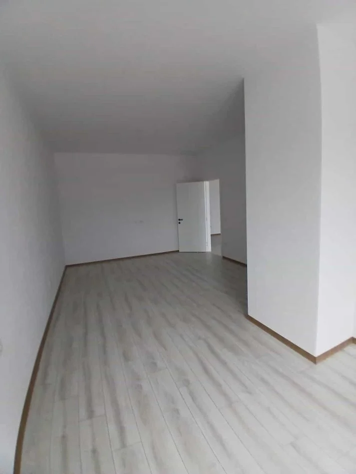 Tirane, jepet me qera apartament 2+1 Kati 3, 118 m² 365 € (Paskuqan)