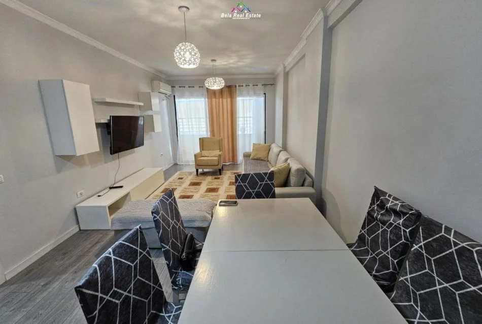 Tirane, jepet me qera apartament 2+1 Kati 8, 105 m² 575 € (Rruga Tom Plezha)