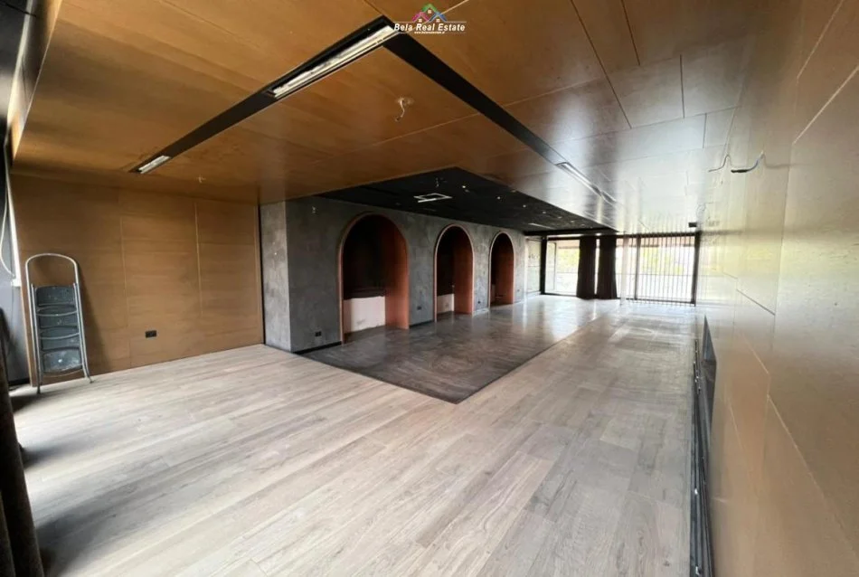 Tirane, jepet me qera zyre , 630 m² (Stadiumi Dinamo)