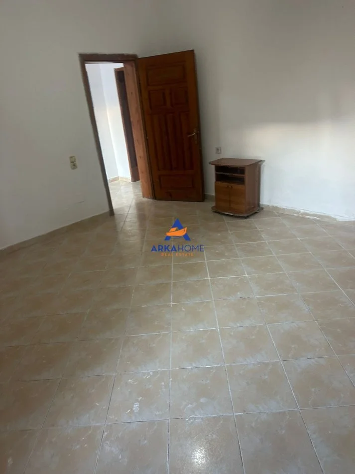 Tirane, jepet me qera apartament 2+1 Kati 1, 110 m² 416 € 