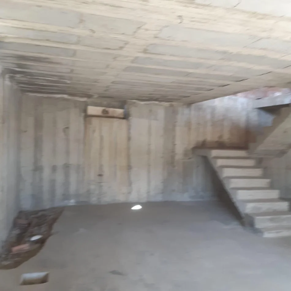 Tirane, shes Vile Kati 2, 600 m² 198.000 € (Kamez)