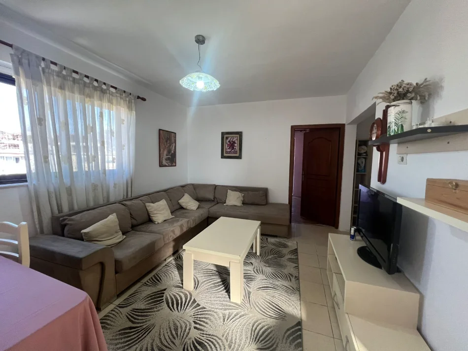 Tirane, jepet me qera apartament 2+1 Kati 5, 65 m² 350 € (rruga vangjel capo, allias)