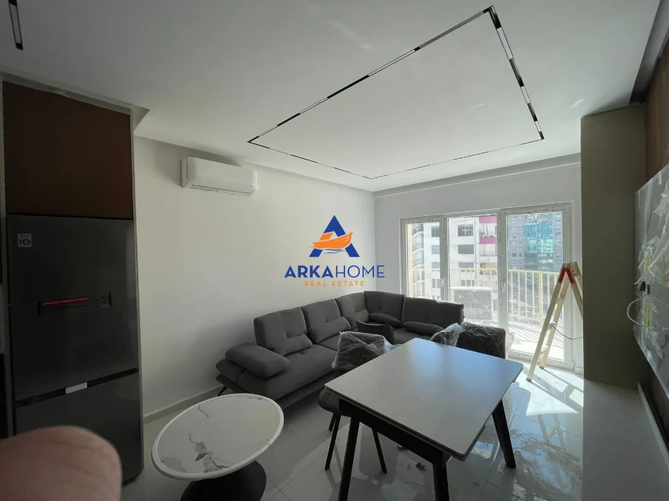 Tirane, jepet me qera apartament 1+1+Ballkon Kati 6, 70 m² 1.000 € 