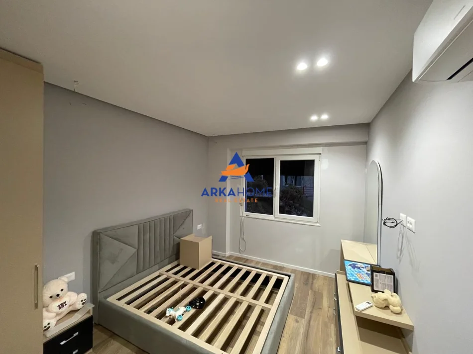 Tirane, jepet me qera apartament 1+1 Kati 1, 70 m² 600 € 