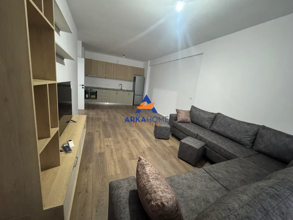 Tirane, jepet me qera apartament 2+1+Ballkon Kati 5, 100 m² 625 € 