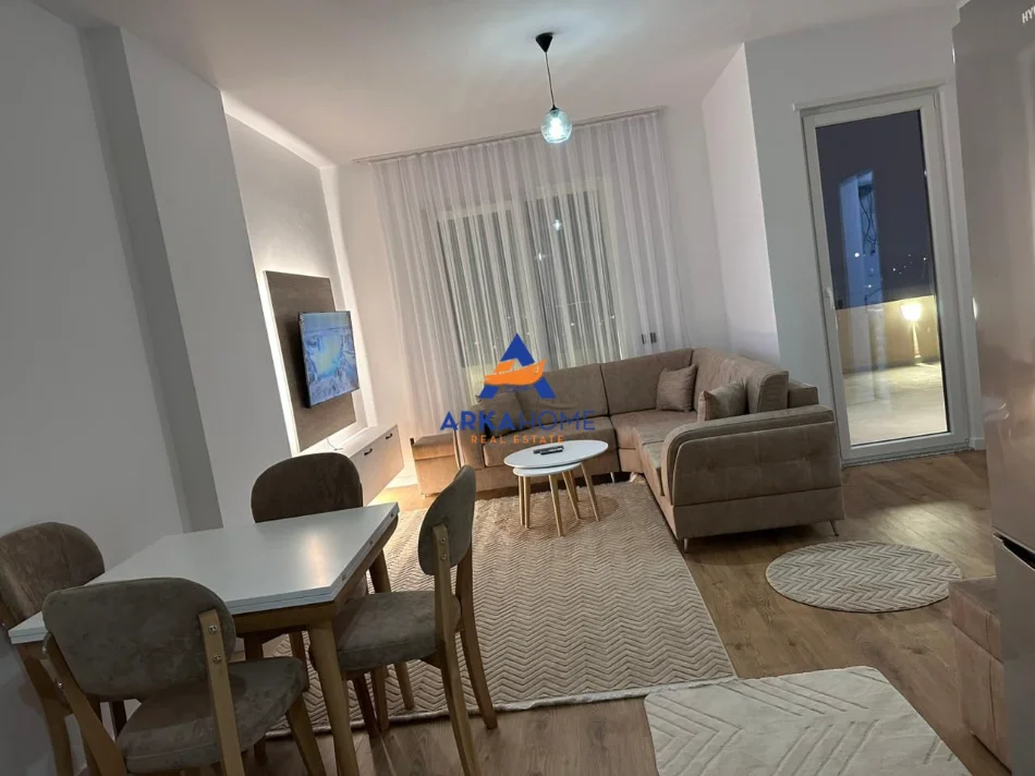 Tirane, jepet me qera apartament 1+1+Ballkon Kati 4, 65 m² 450 € 
