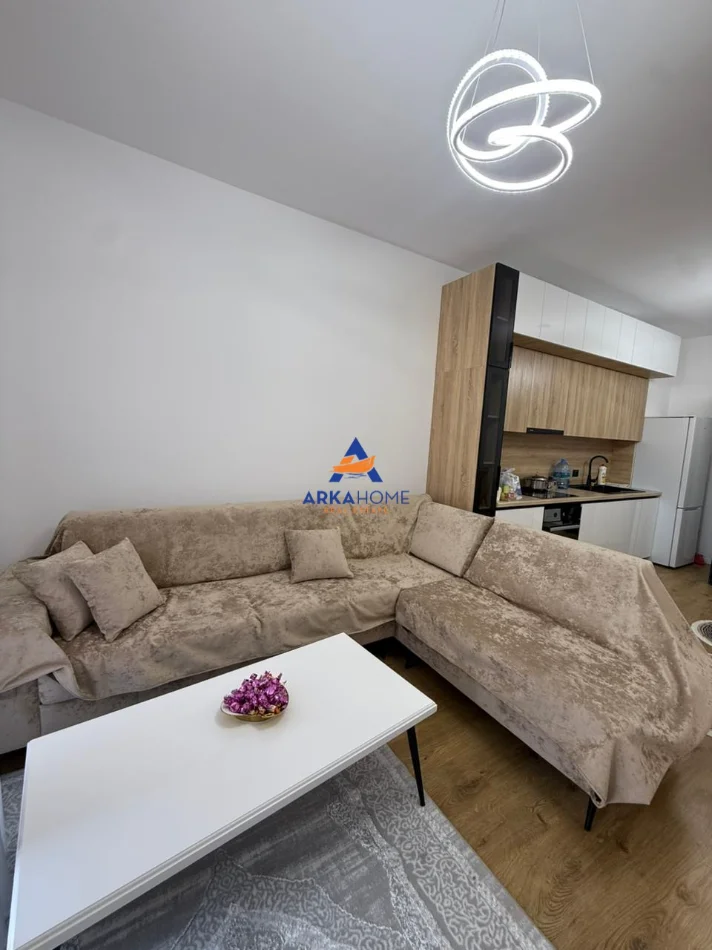 Tirane, jepet me qera apartament 2+1+Ballkon Kati 2, 90 m² 500 € 