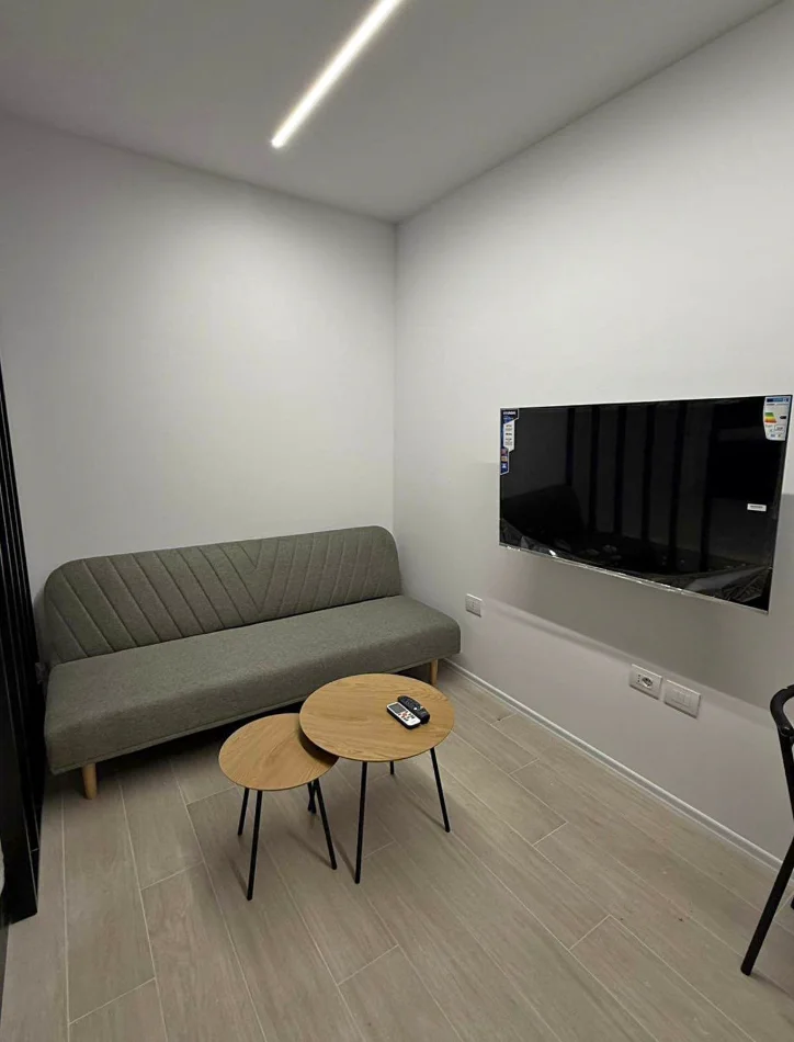 Tirane, jepet me qera garsonier 1+1 , 50 m² 400 € (Rruga 5 Maji)