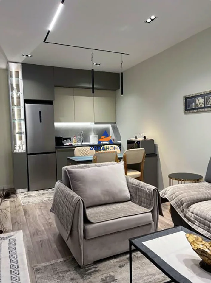 Tirane, jepet me qera apartament 1+1+Ballkon Kati 11, 67 m² 870 € 