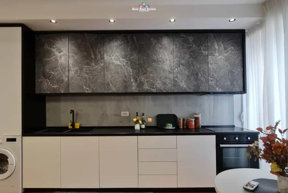 Tirane, shitet garsonier 1+1 , 35 m² 80.000 € (Big market tek mbi kalimi)