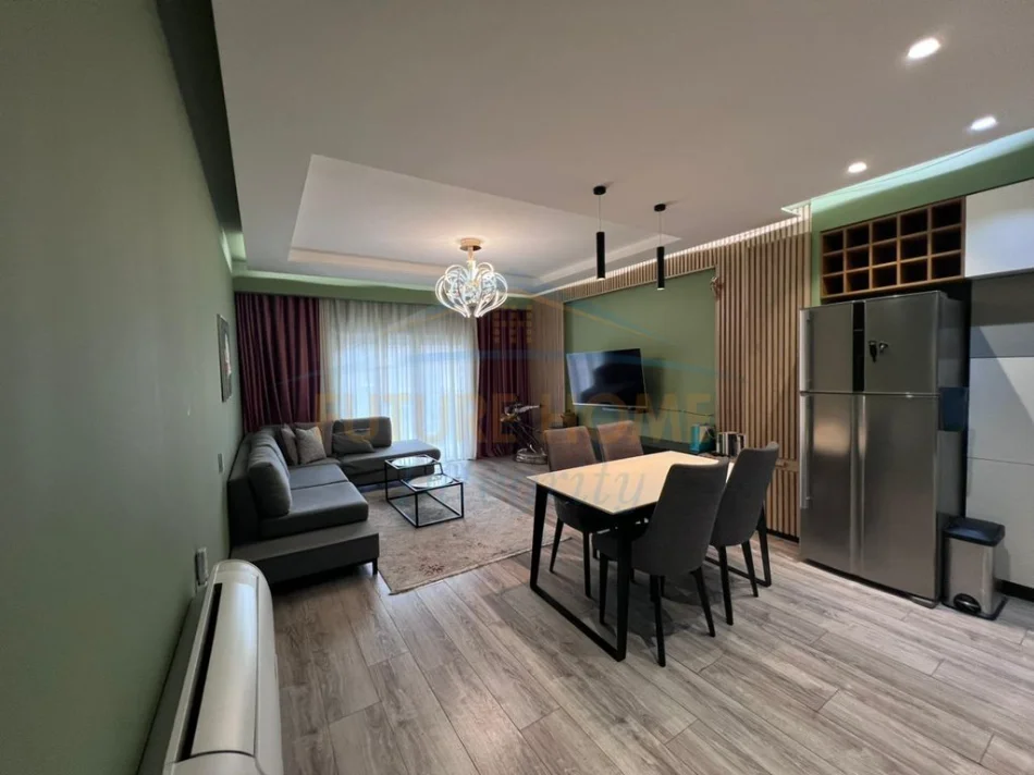 Tirane, jepet me qera apartament 3+1 Kati 1, 112 m² 1.000 € (Rruga Siri Kodra)