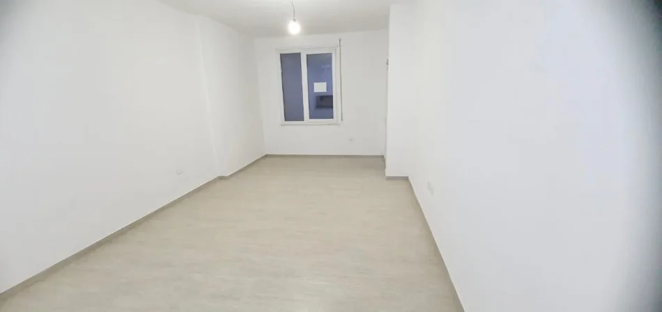 Tirane, jepet me qera apartament 2+1 Kati 2, 90 m² 500 € 