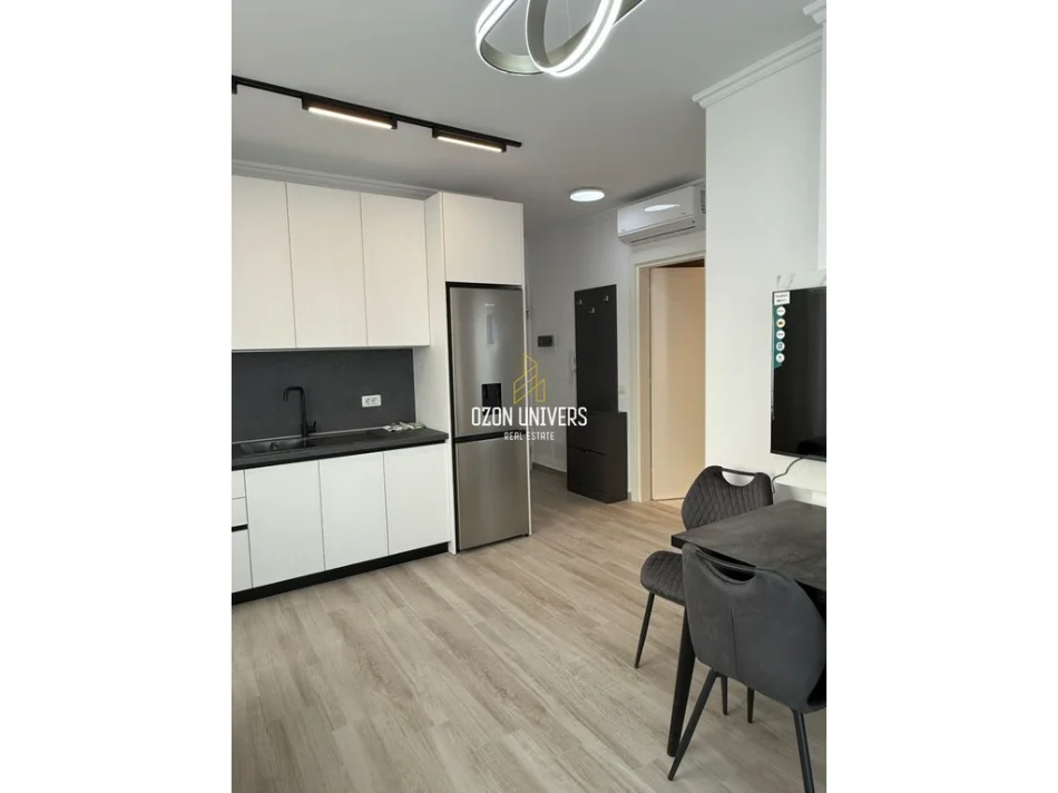 Tirane, jepet me qera apartament 2+1+Ballkon Kati 6, 90 m² 900 € (Ish Stacioni i Trenit)