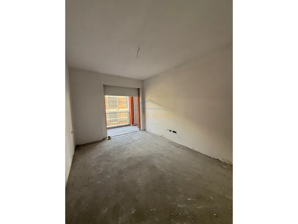 Tirane, shitet apartament 1+1 Kati 5, 64 m² 83.174 € (Paskuqan)
