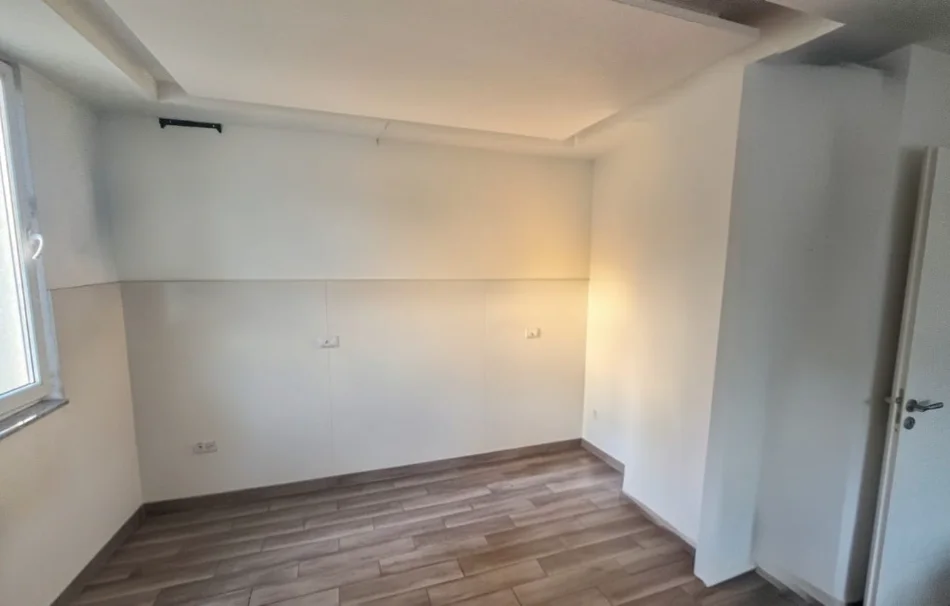 Tirane, shitet apartament 2+1 , 118 m² 165.200 € 
