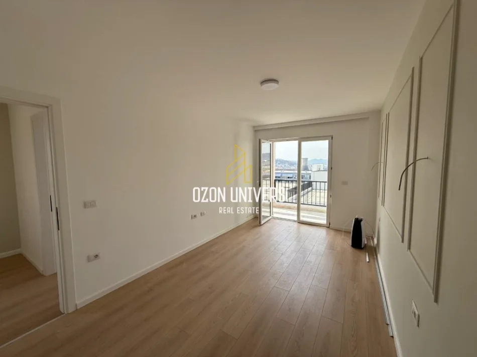 Tirane, jepet me qera apartament 2+1+Ballkon Kati 7, 115 m² 400 € (Kombinat)