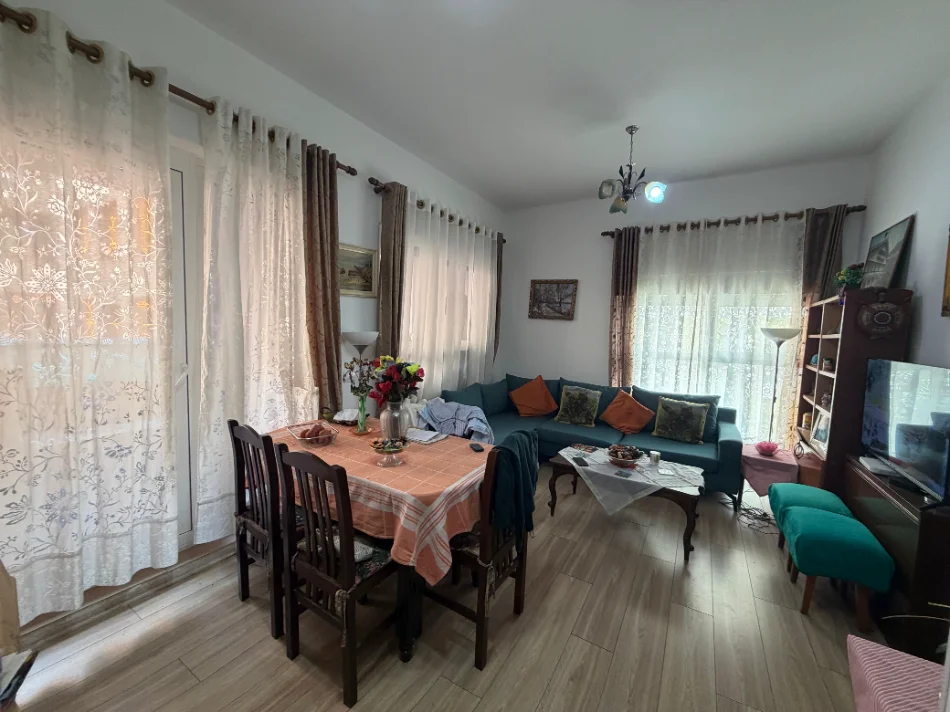 Tirane, shitet apartament 2+1+Ballkon Kati 2, 83 m² 145.000 € (Kompleksi Mangalem)