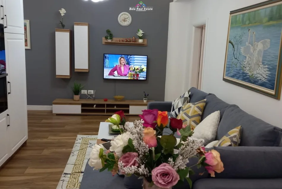 Tirane, jepet me qera apartament 1+1 Kati 3, 70 m² 680 € (margarita tutulani)