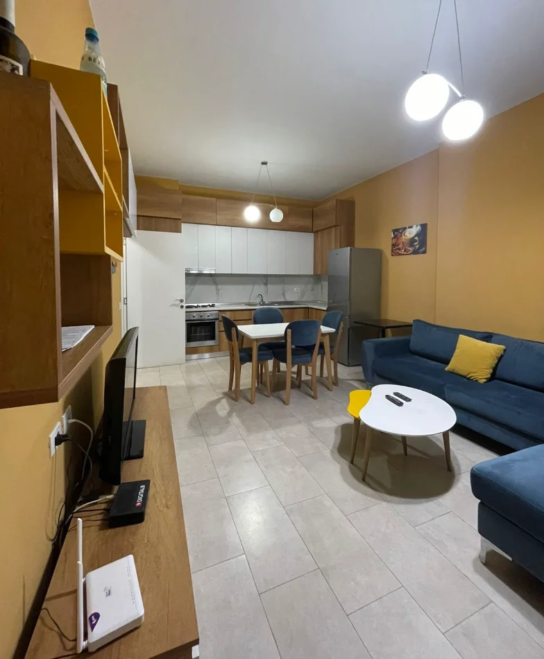 Tirane, jepet me qera apartament 1+1 , 69 m² 600 € 