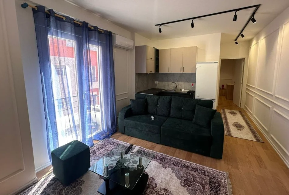 Tirane, jepet me qera apartament 1+1 , 75 m² 550 € (selite)