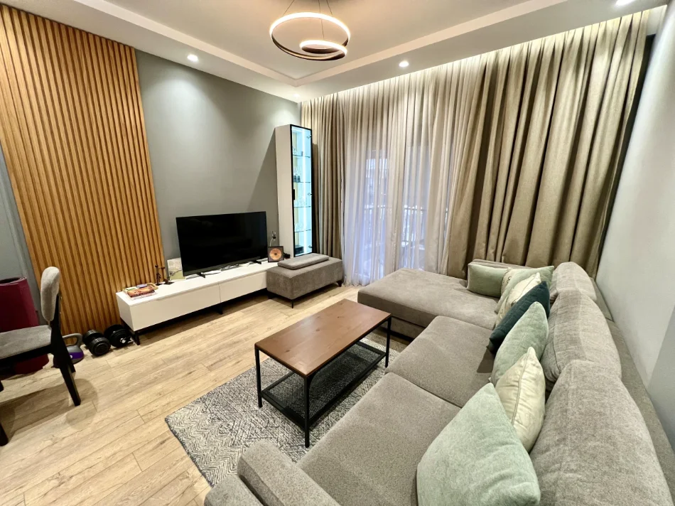 Tirane, shitet apartament 2+1 Kati 7, 100 m² 210.000 € (5 maji)