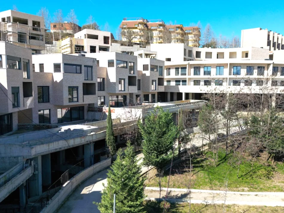 Tirane, shitet Vile 3 Katshe Kati 0, 648 m² 829.227 € (Rr. Panorama e Liqenit)