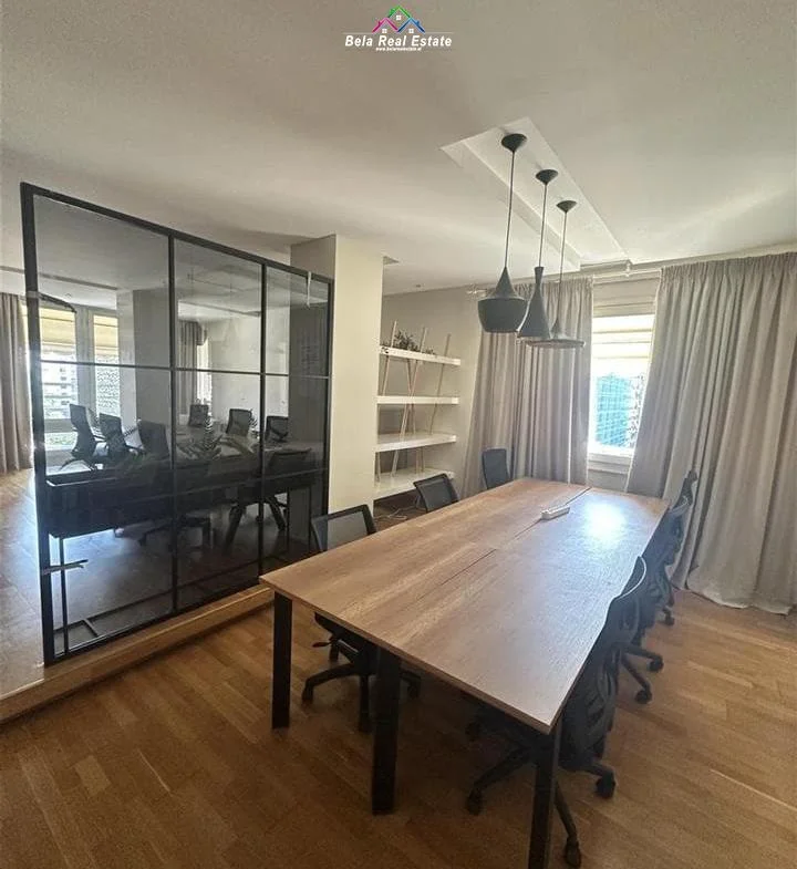 Tirane, jepet me qera zyre Kati 5, 140 m² 2.720 € (rruga brigada e 8)