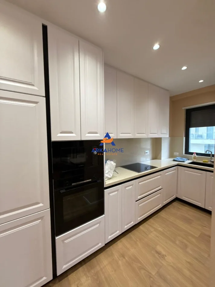 Tirane, shitet apartament 2+1+Ballkon Kati 3, 117 m² 370.000 € 