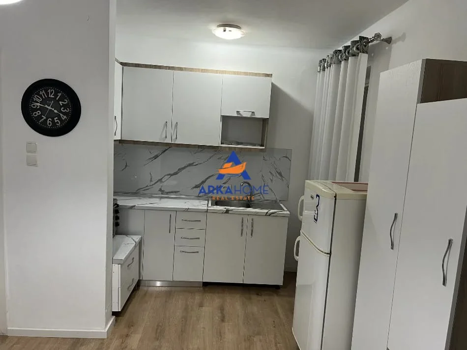 Tirane, jepet me qera apartament 1+1 Kati 4, 60 m² 470 € 
